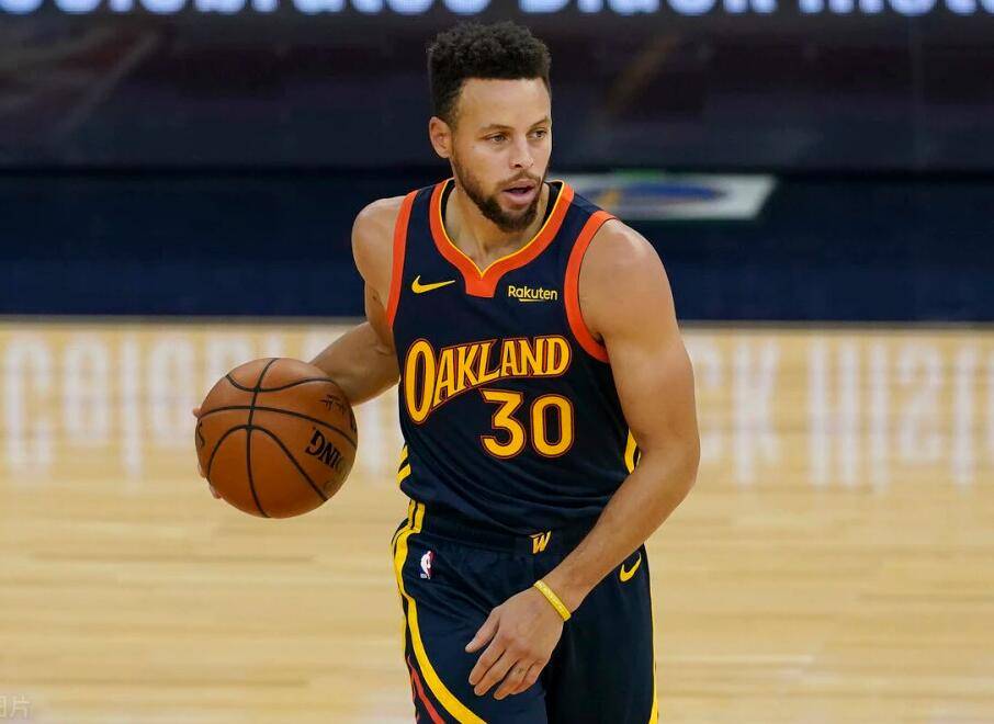 勇士上场比赛惜败凯尔特人,库里38分独木难支,最主要的是球队又伤了