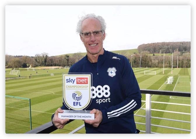 随后表现挣扎,球队在11月份进行了换帅,之前带斯托克城带得风生水起的