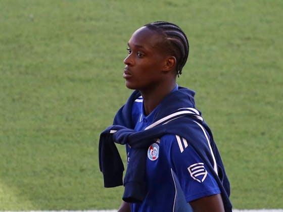 文章图片：官方|斯特拉斯堡中锋伊曼纽尔·埃梅加首次入选荷兰队