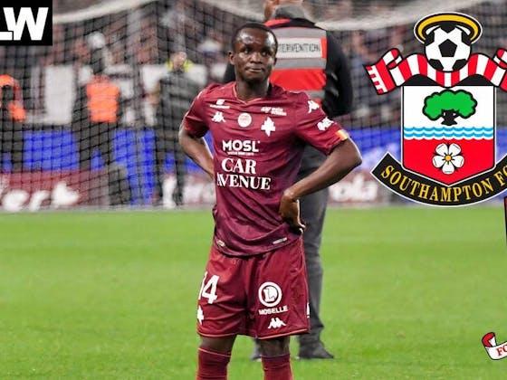 文章图片：南安普顿足球俱乐部与米德尔斯堡一起争夺国际边锋