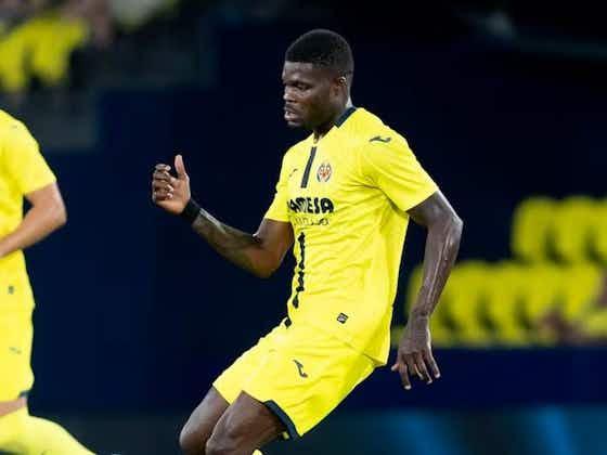 文章图片:西甲:比利亚雷亚尔和托马斯·帕蒂在对阵皇家奥维耶多的比赛中开球