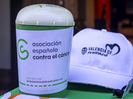 文章图片:Valencia CF和Fundació VCF与癌症患者站在一起,支持患者并推进科学研究