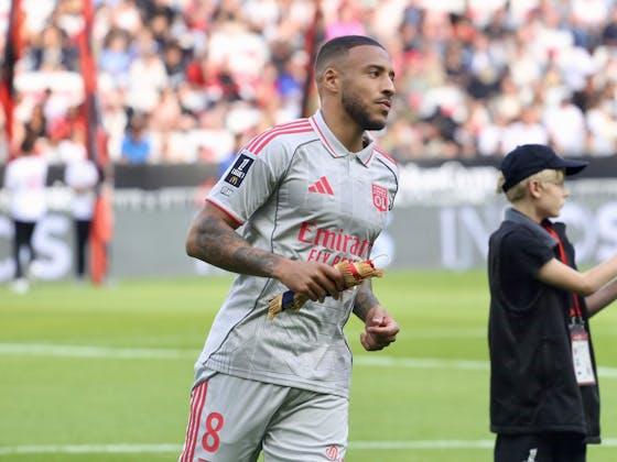 文章图片：玩家评级|里昂1-1巴黎足球俱乐部：科伦廷·托利索最后时刻的点球为主队挽救一分